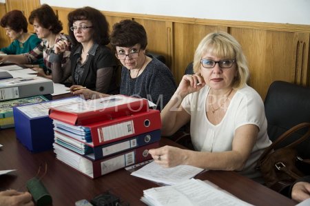 Распределили гранты главы округа