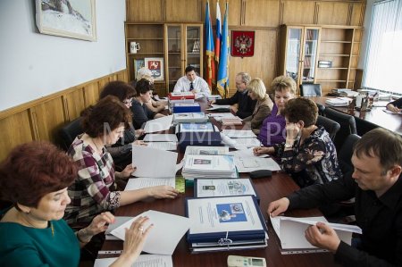 Распределили гранты главы округа