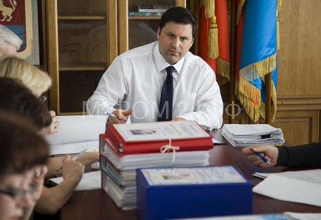 Распределили гранты главы округа