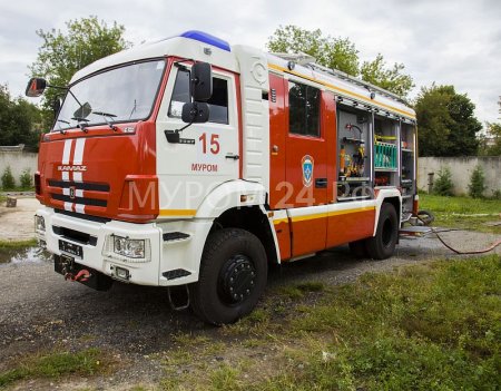 Министр МЧС подарил Мурому пожарную машину